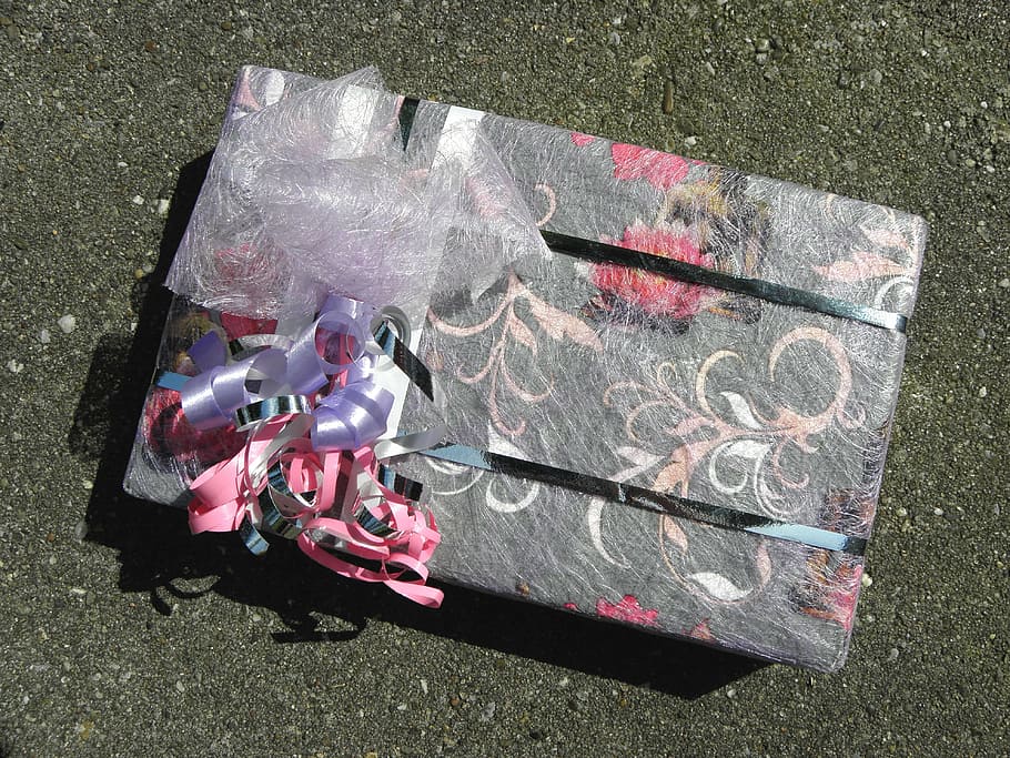 gift, gift wrap, gift box, packed, wereldwinkel, congratulations HD wallpaper