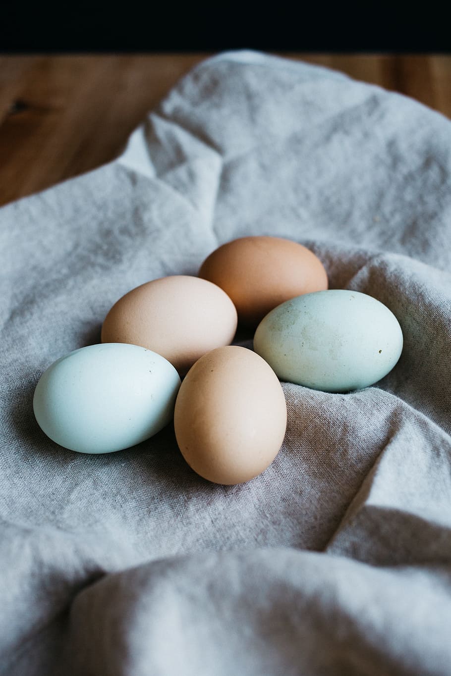 eggs, cloth, wooden, table, food, brown, white, still, food and drink HD wallpaper