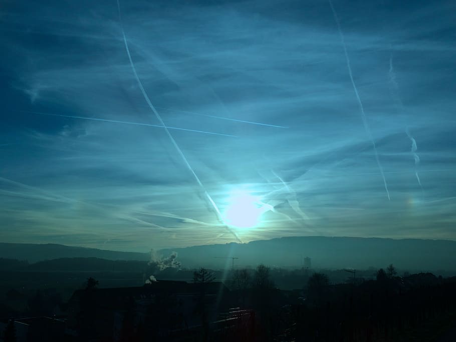 winter sun, back light, flight tracks, sky, cloud - sky, architecture HD wallpaper