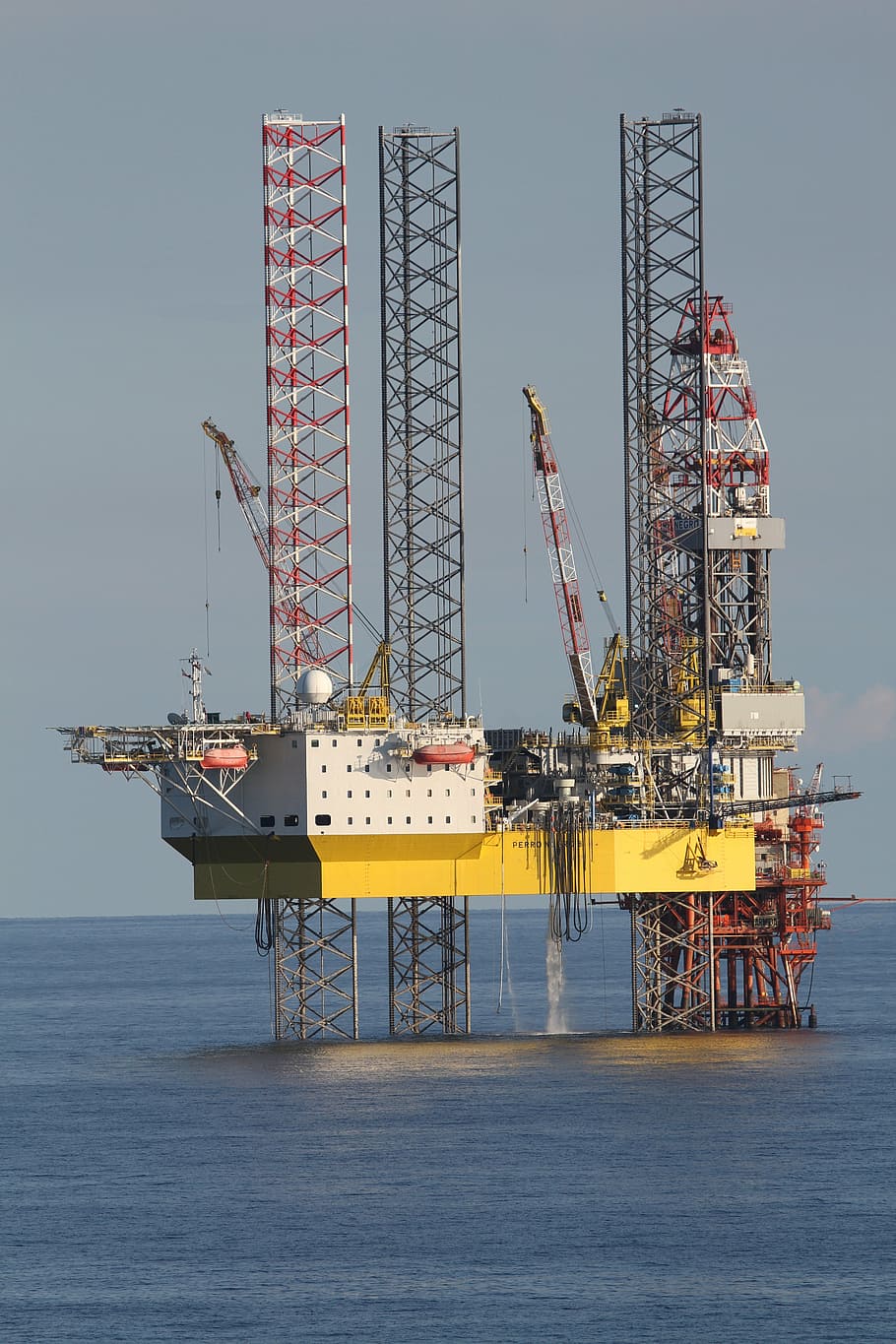 drilling rig, sea, platform, crane, distant, technology, ship crane, HD wallpaper