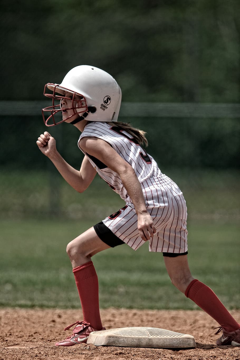 softball, runner, girl, base, sport, athletic, youth, athlete HD wallpaper