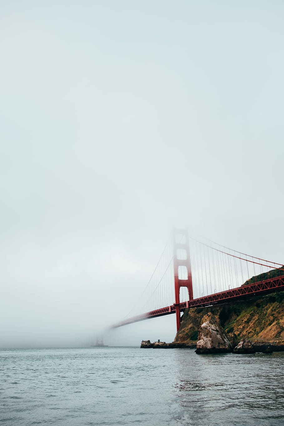 red bridge above mountain under white clouds, Golden Gate Bridge at daytime HD wallpaper