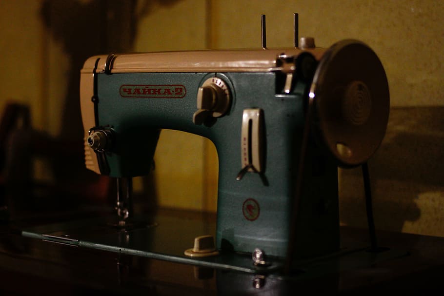 blue and white sewing machine, beige, hard, case, reflection HD wallpaper