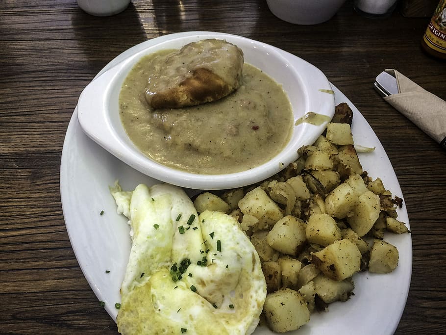 Biscuits and Gravy breakfast, eggs, potatoes, public domain, food HD wallpaper
