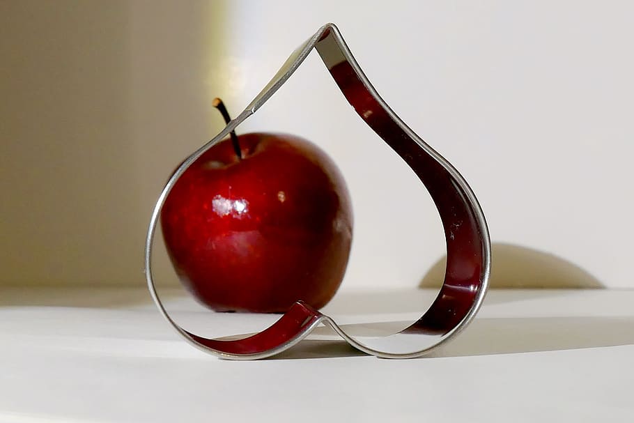 stainless steel heart frame near apple decor, baking dish, green HD wallpaper