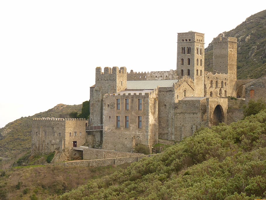 concrete structure surrounded by trees, monastery, ruin, old HD wallpaper