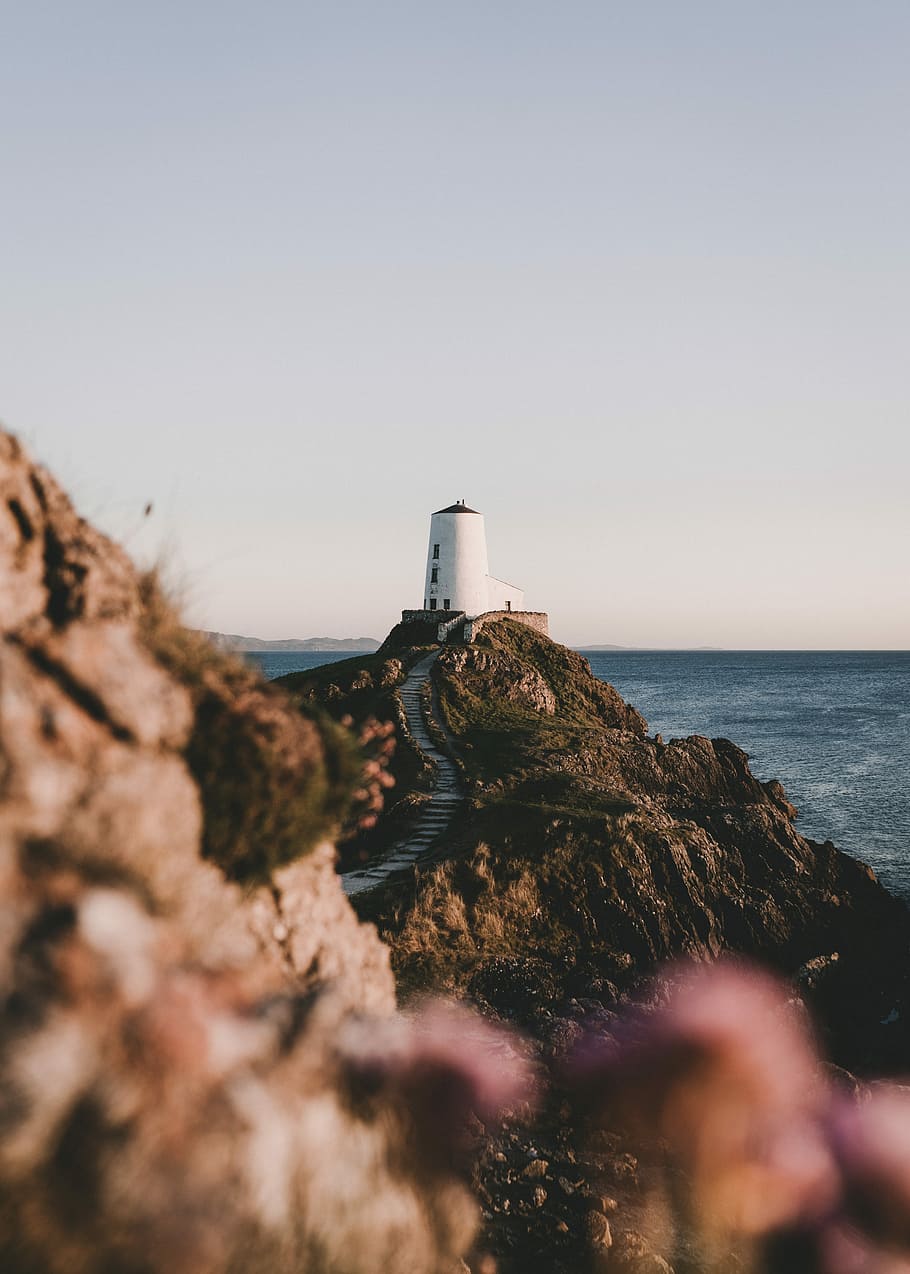 Twr Mawr lighthouse, lighthouse beside body of water, path, pathway HD wallpaper