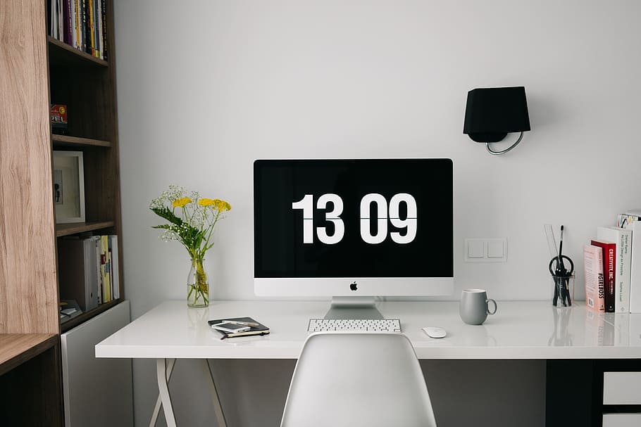 Hd Wallpaper Silver Imac Showing At 13 09 Home Office