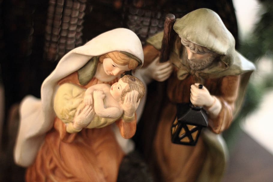 Joseph, Baby Jesus, and Mama Mary statue, nativity, christmas, HD wallpaper