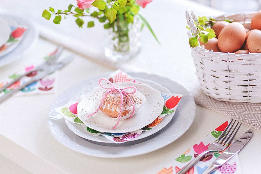 round white plate on beige table, eggs, baskets, setup, cutlery HD wallpaper