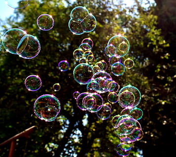 Soap Bubbles, Colorful, Fly, make soap bubbles, mirroring, soapy water HD wallpaper
