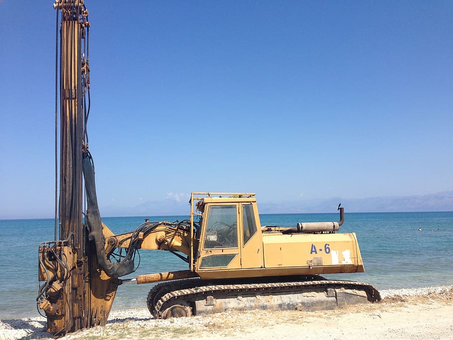 excavators, construction machine, site, old, construction work HD wallpaper