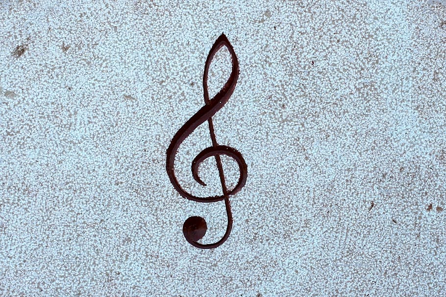 G-Clef on white surface, relief, stone, note, music, treble clef