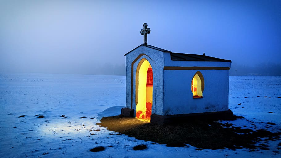 white church under white sky, blue hour, chapel, light, abendstimmung HD wallpaper