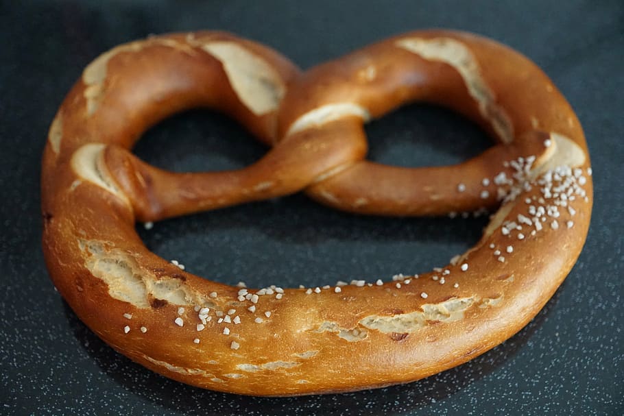 pretzel, bake, bakery, eat, bavaria, germany, crispy, nutrition HD wallpaper