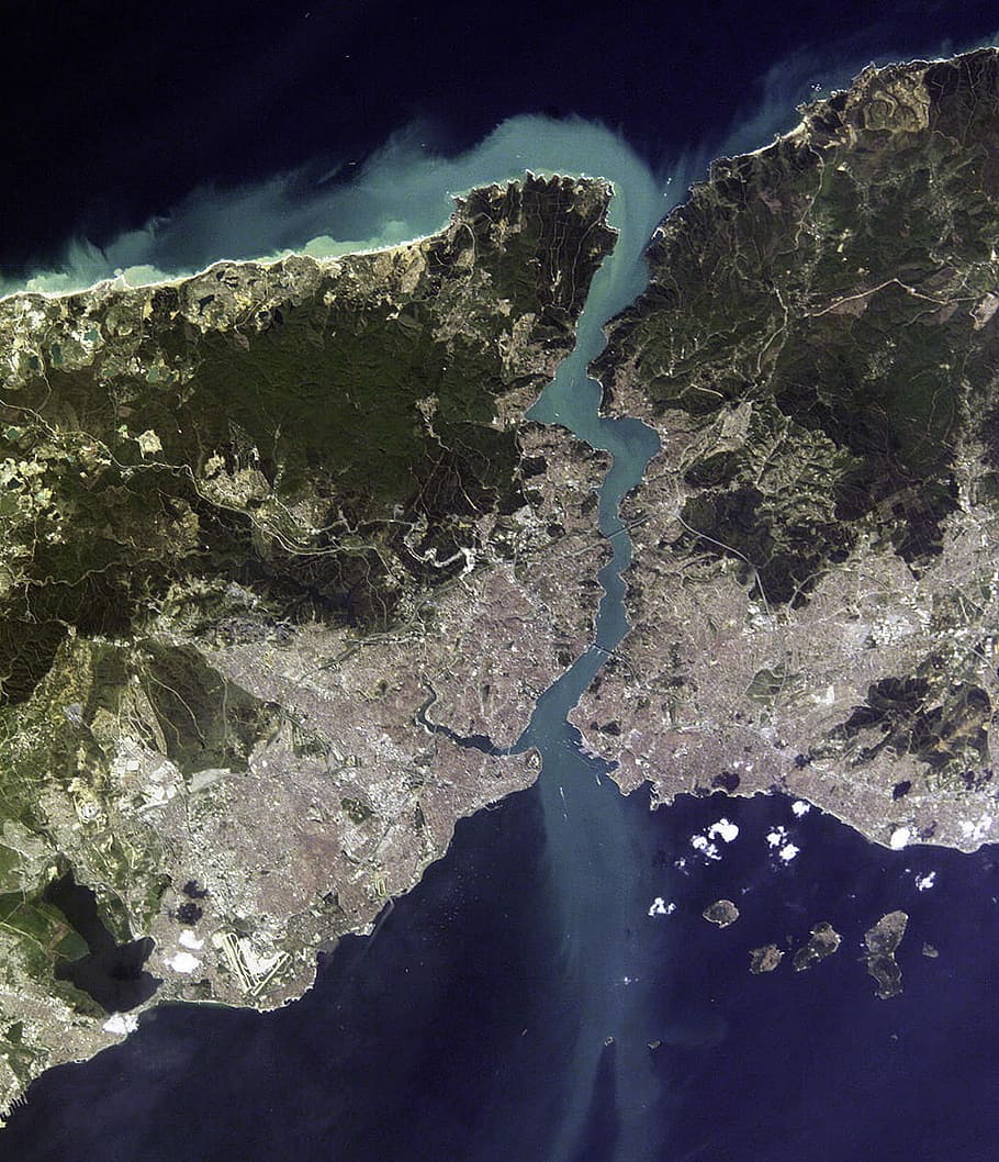 Satellite view of Istanbul and the Bosphorus strait in Turkey, HD wallpaper