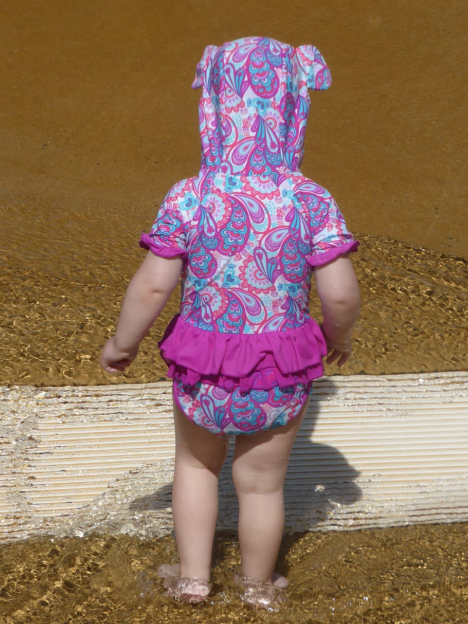 child, kid, infant, alone, watchful, pensive, cute, watching HD wallpaper