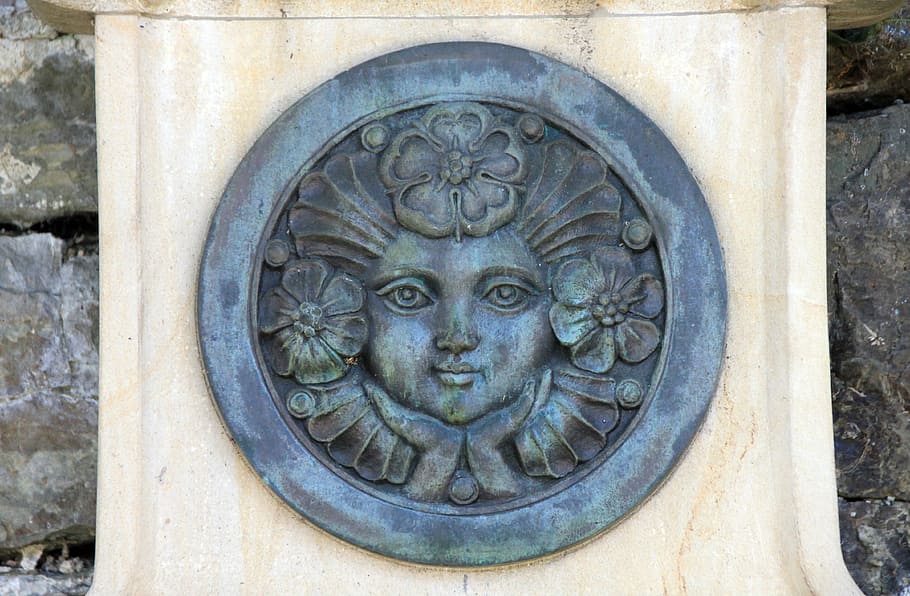 concrete wall decor, medallion, face, flower, rose, lippe rose