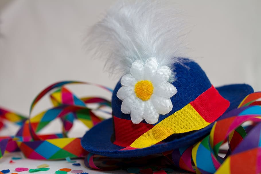 blue flower-accent hat, carnival, party, streamer, colorful HD wallpaper