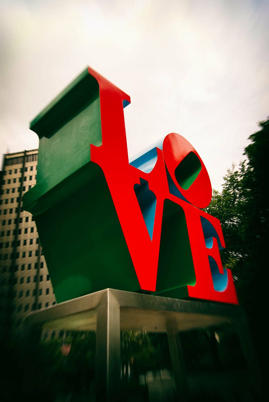 red and green Love statue, architecture, building, infrastructure HD wallpaper