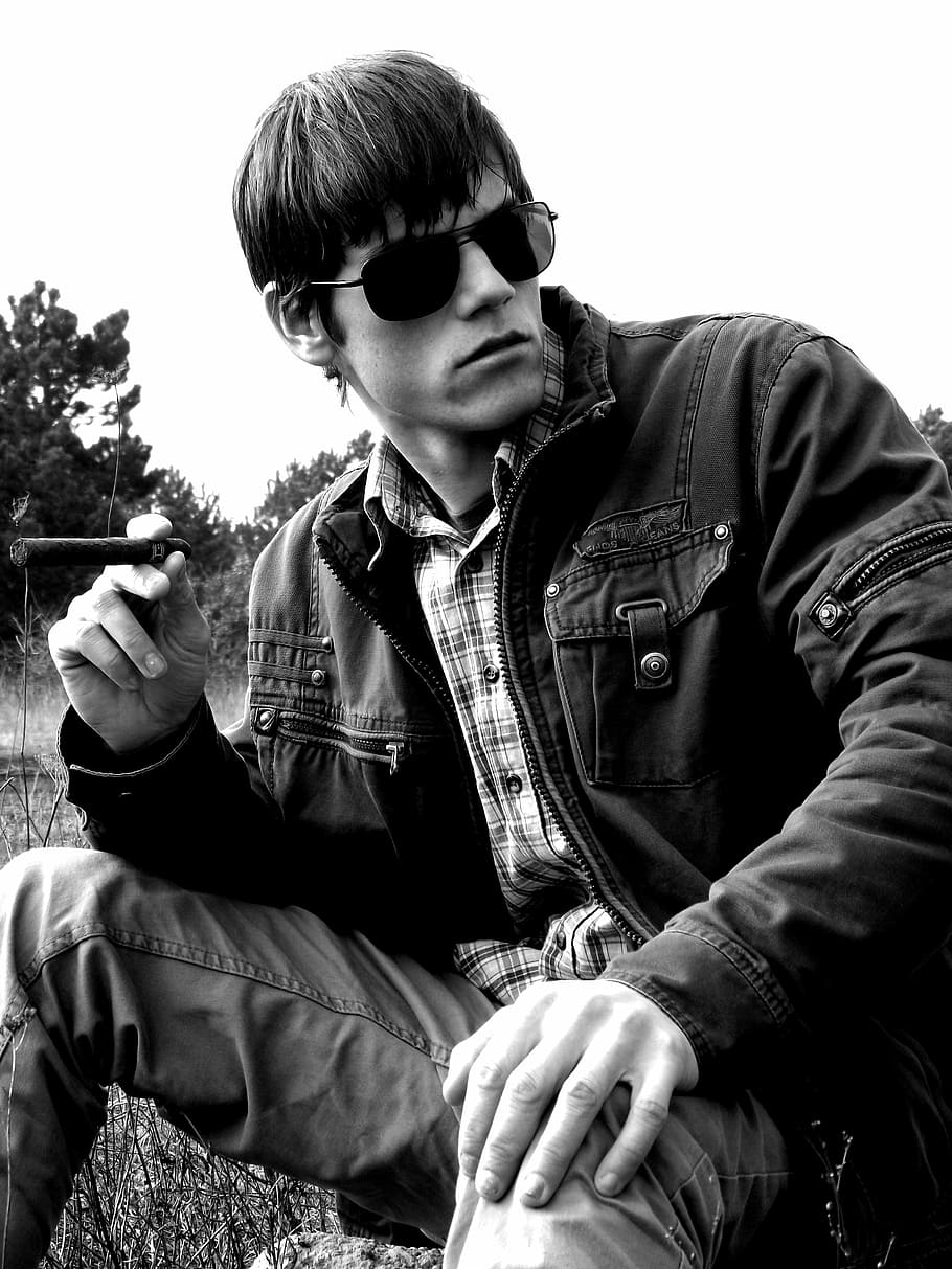 serenity, cigar, sunglasses, men, black And White, people, one Person HD wallpaper