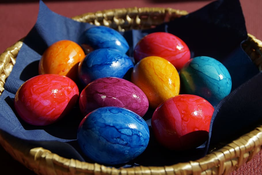 assorted-color eggs, easter eggs, spring, easter bunny, basket HD wallpaper