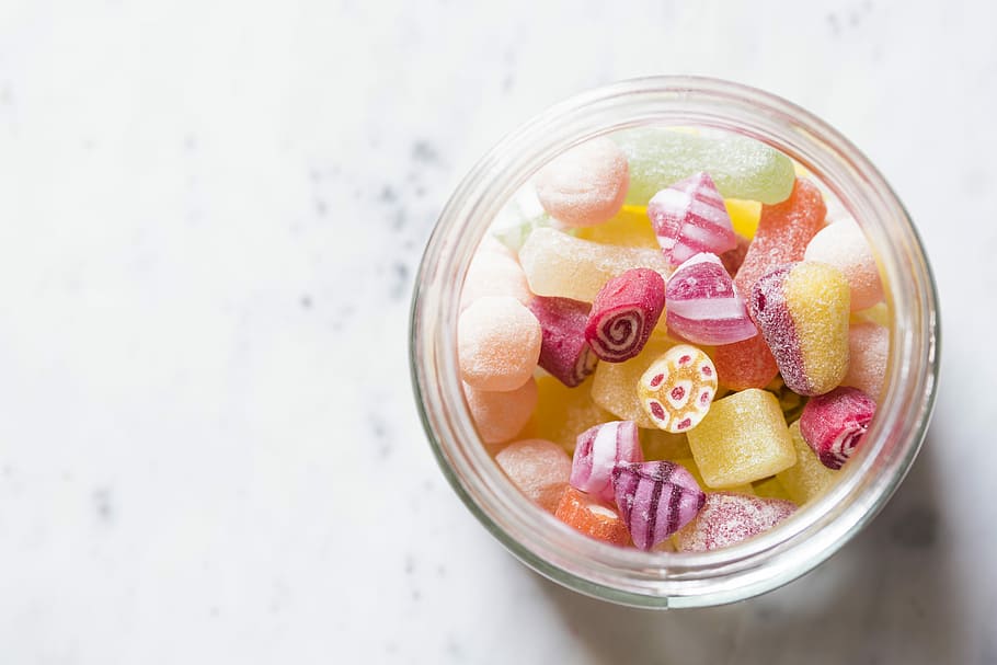 assorted-color candies on container, round clear candy dish with assorted-color gummy candies on white surface, HD wallpaper