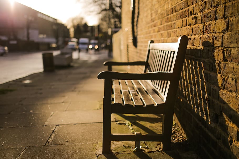 brown wooden bench, settle, urban, relax, rest, seat, nobody HD wallpaper