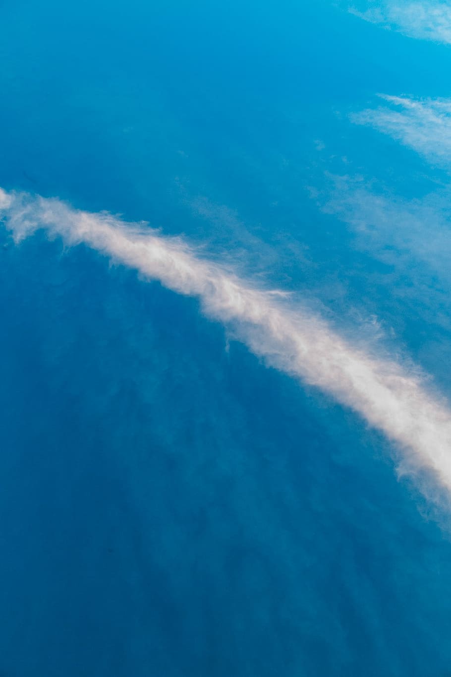 white clouds and blue sky, texture, trail, minimalist, cloud - sky HD wallpaper