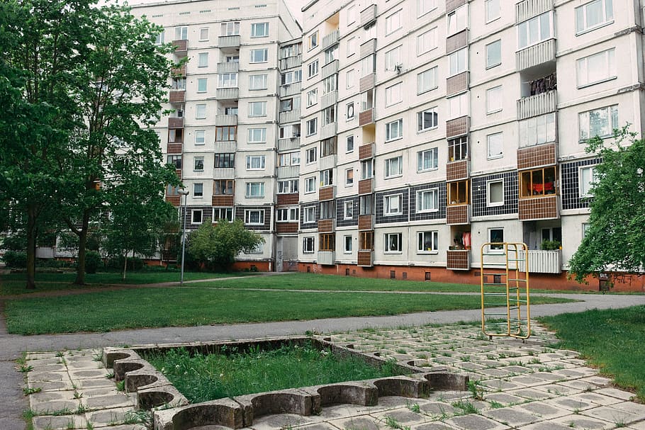 Abandoned playground, architecture and Cityscape, building Exterior HD wallpaper