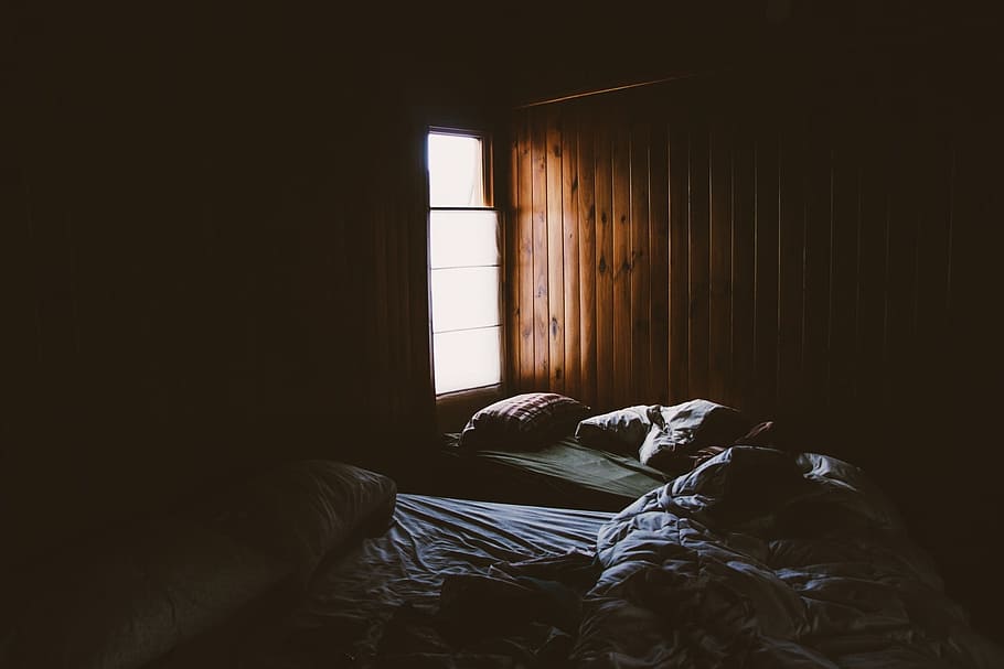 white bedspread, sheet, pillow, blanket, room, window, light HD wallpaper