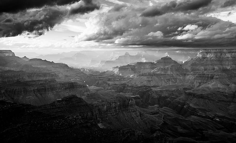 grayscale photo of a mountain, cloudy, sky, daytime, black and white HD wallpaper