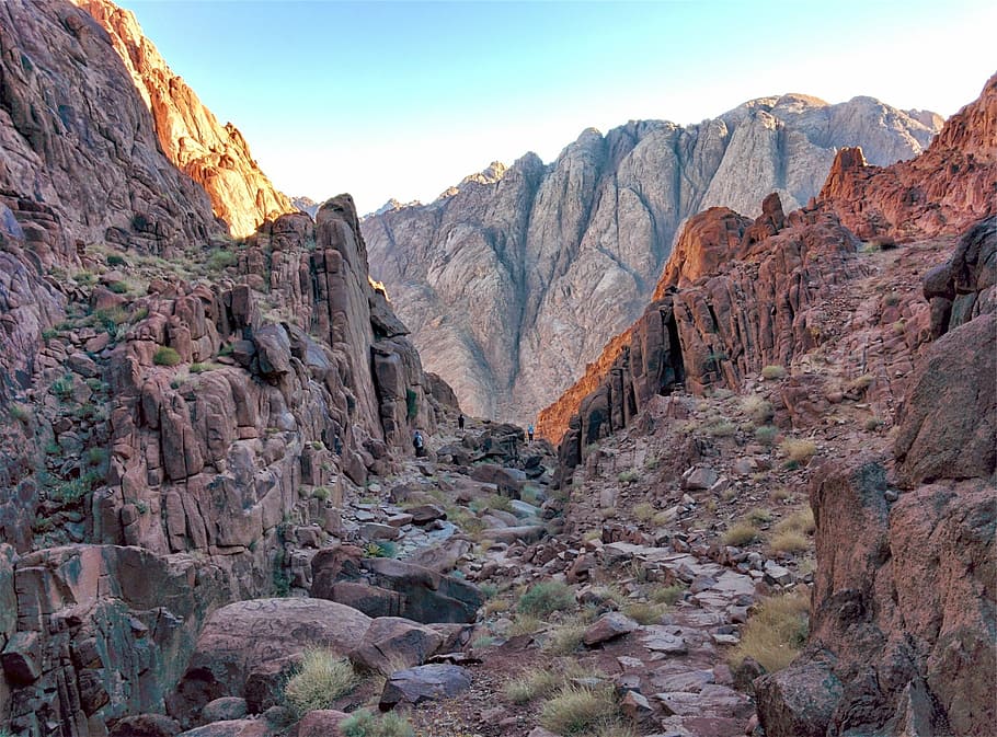 landscape photo of brown valley, tall, canyons, gaps, blue HD wallpaper