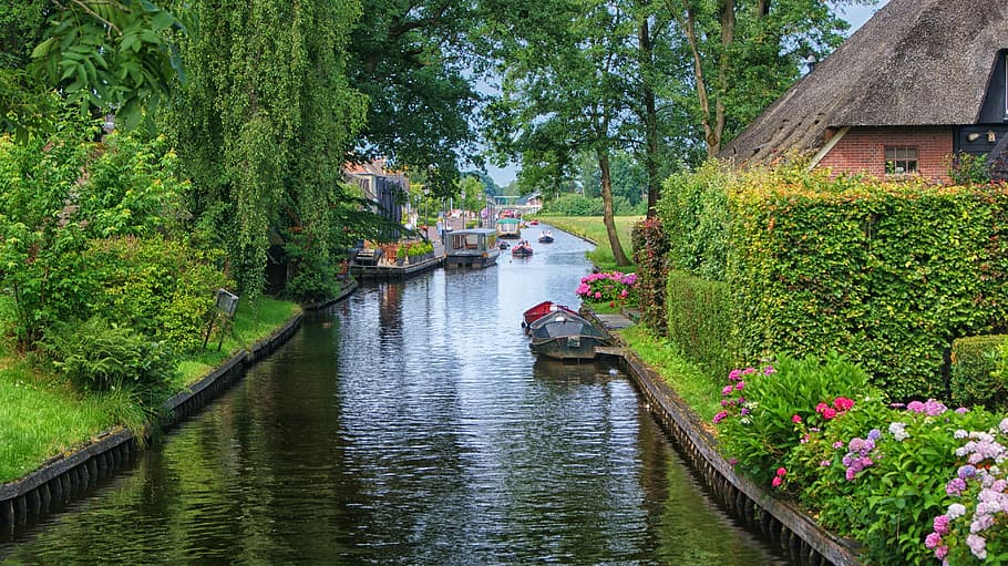 spring river between green trees, Giethoorn, Water, Boating, Nature