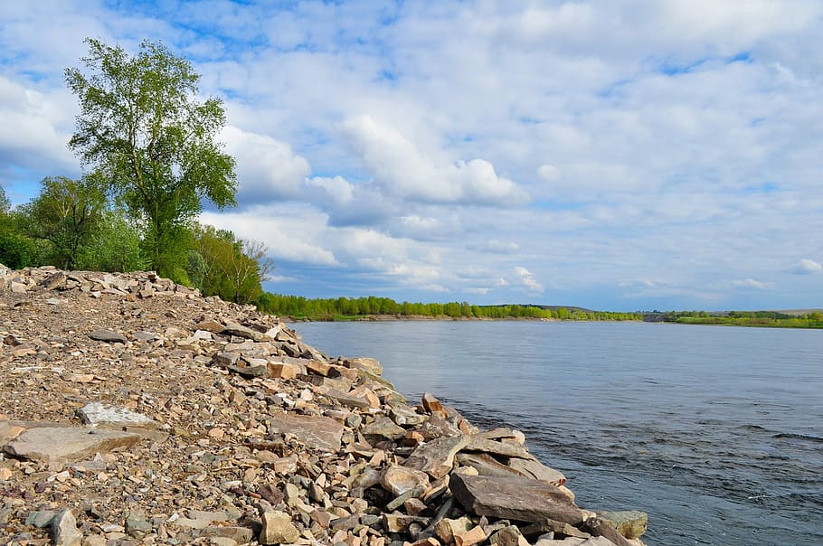 River, Landscape, Storm, Clouds, Sky, grass, tree, leaves, twigs HD wallpaper