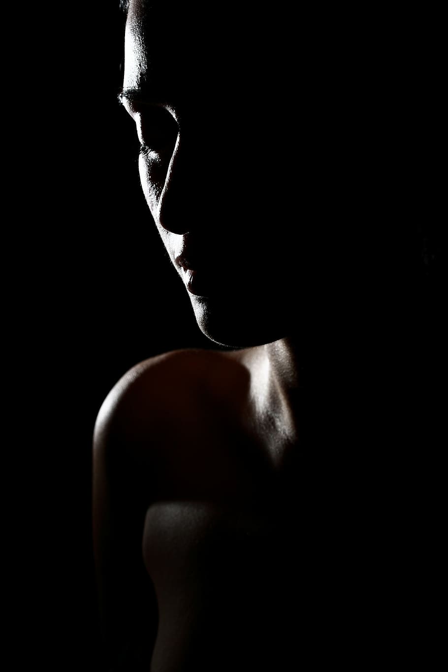 model, light, lip, beauty, the innocence, silhouette, young model HD wallpaper