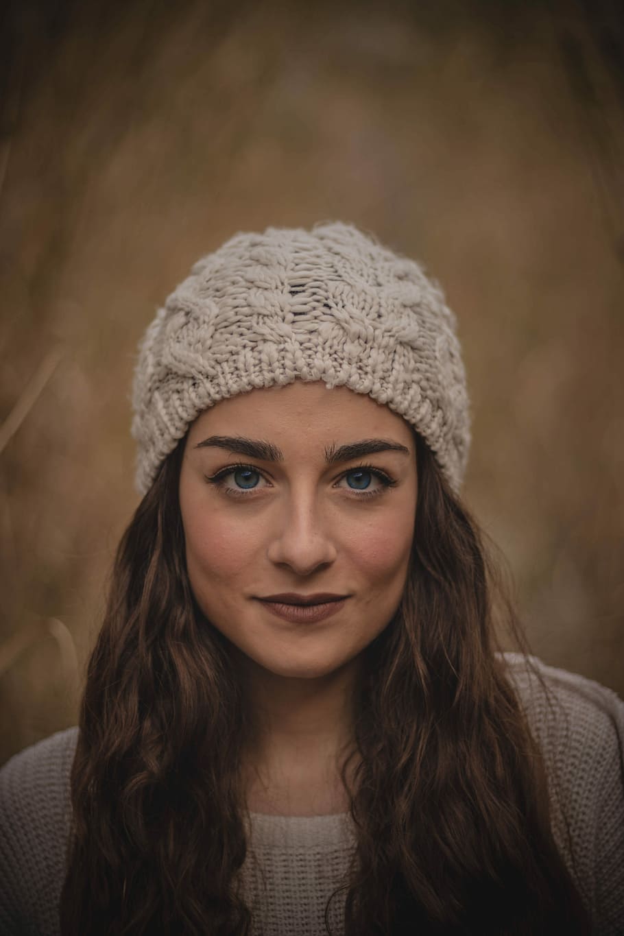 woman wearing a white beanie, woman wearing gray knitted cap selective focus photography, HD wallpaper