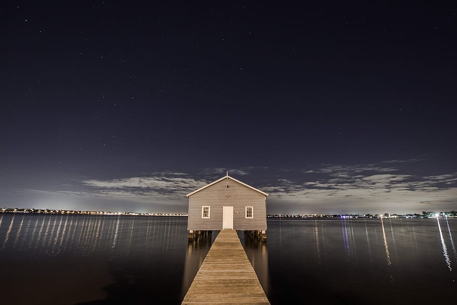 brown bungalow house on the center of sea, ocean, dock, water HD wallpaper