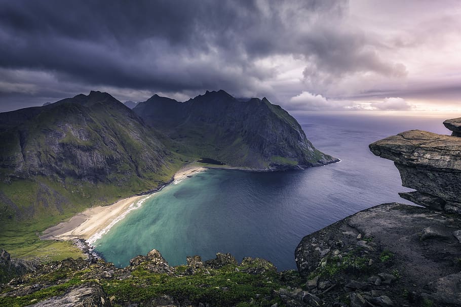 aerial view photography of body of water and mountains, photo of mountain and sea during daytime, HD wallpaper