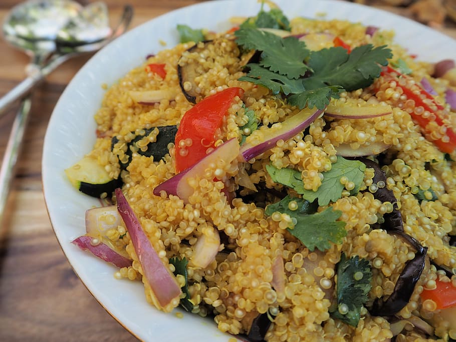 cooked dish with vegetable toppings, salad, quinoa salad, parsley, HD wallpaper