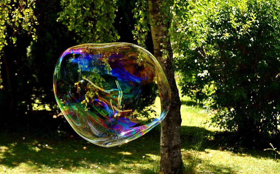 Soap Bubble, Huge, large, make soap bubbles, wabbelig, iridescent HD wallpaper