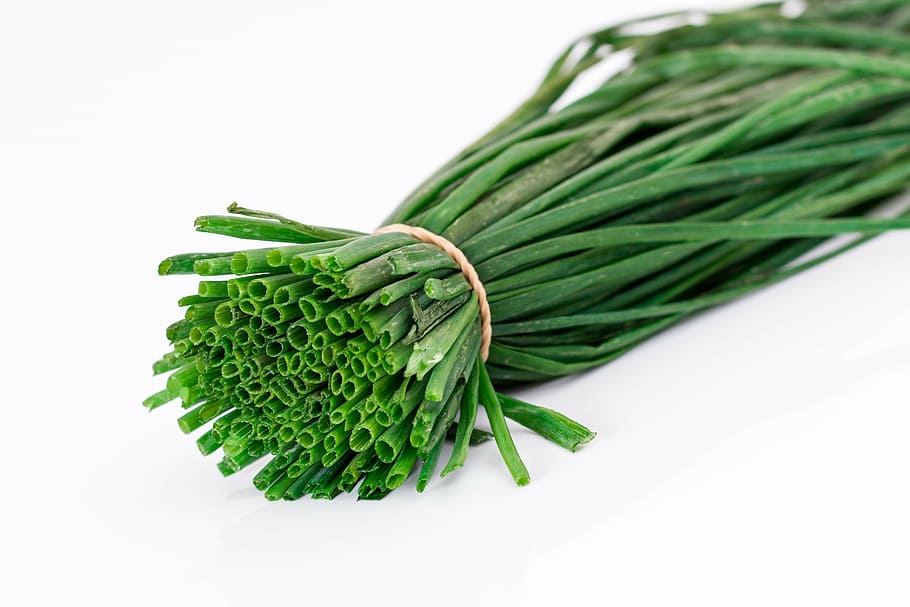 bundle of green chimes, spring onion, salad onion, flavoring