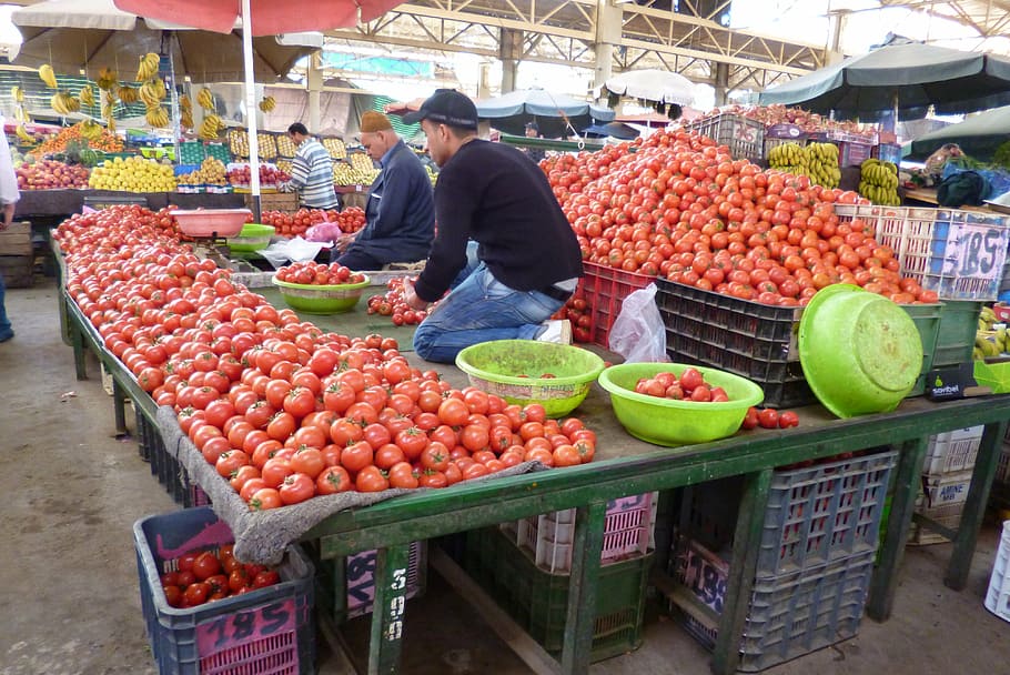 men selling tomatoes in public market, bazaar, vegetables, food HD wallpaper