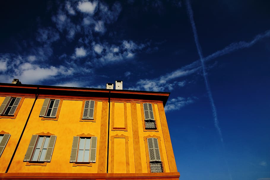 blue sky, building, clouds, windows, yellow, low angle view HD wallpaper