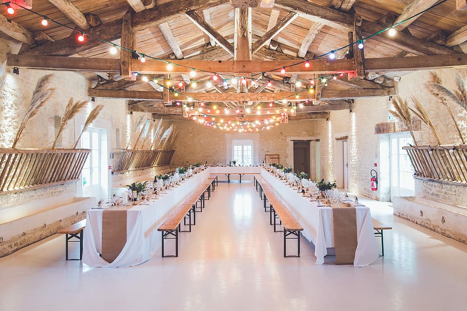 white table and lights in brown room, table arrangement inside room during daytime HD wallpaper