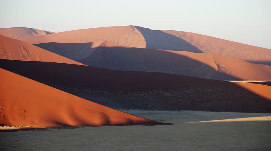 sand dunes under white sky at daytime, desert, sossusvlei, contrast, HD wallpaper