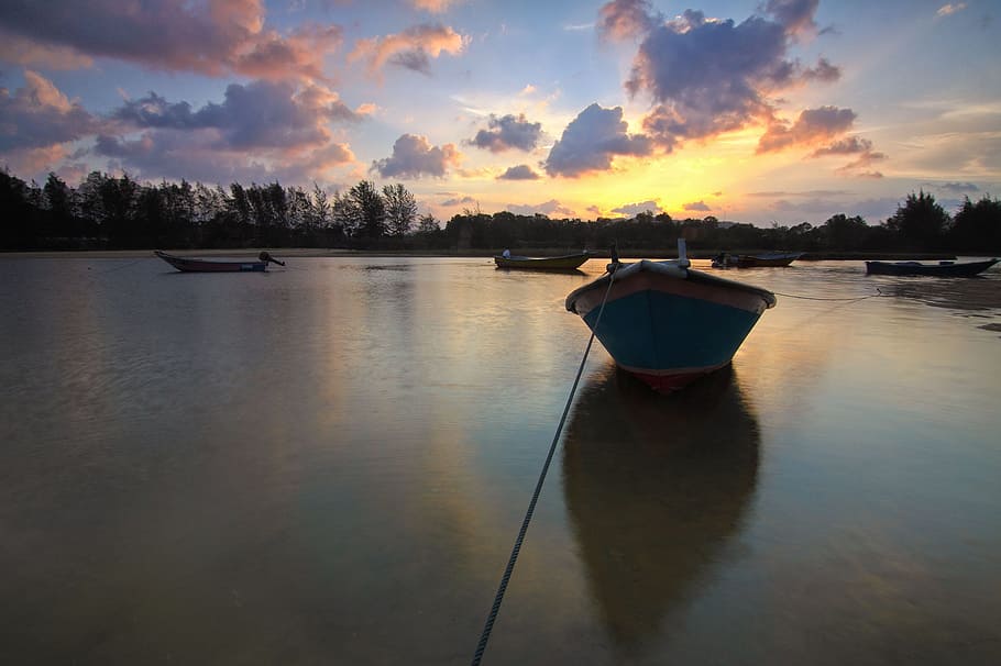 dawn, landscape, sky, sunset, boats, clouds, evening, lake, outdoors HD wallpaper