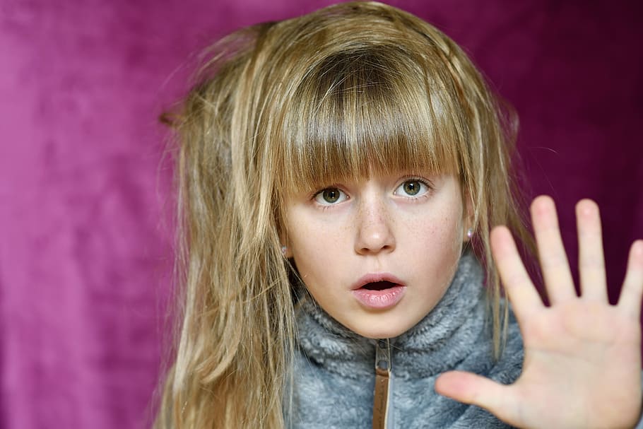 woman in grey zip-up jacket, child, girl, face, expression HD wallpaper