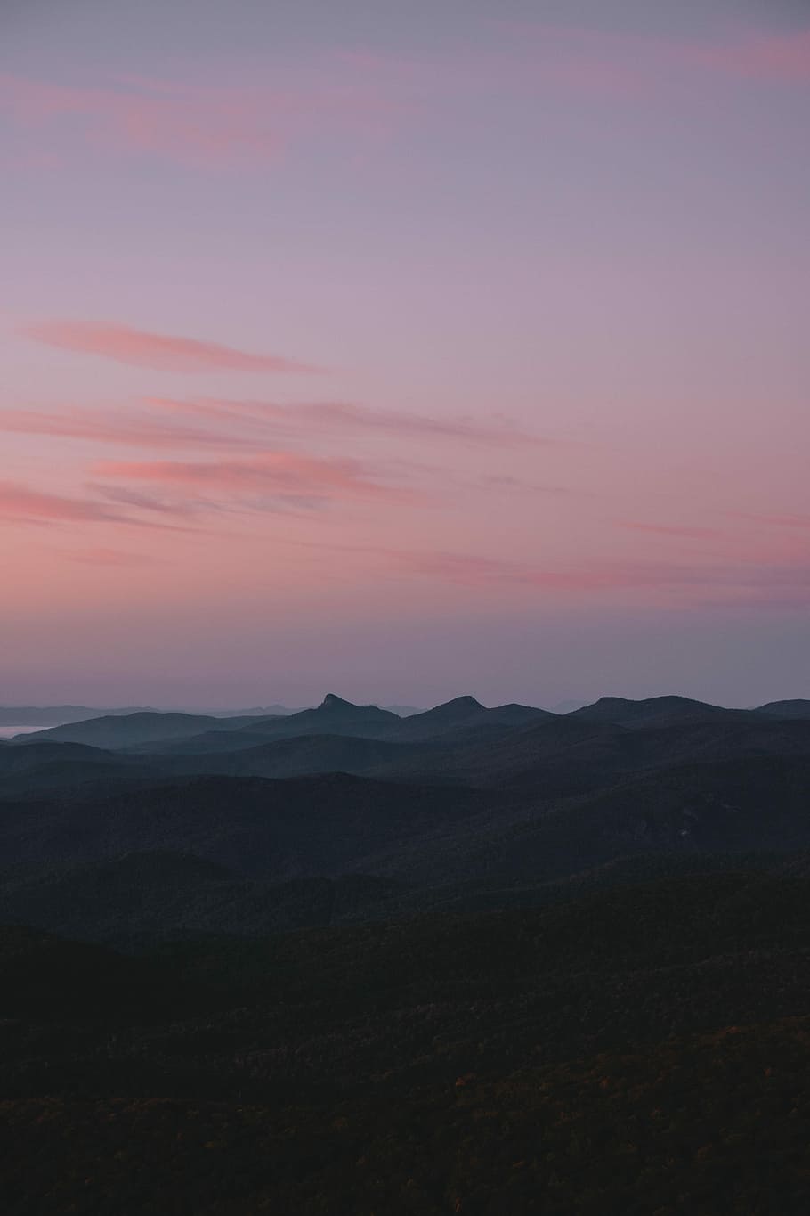 silhouette of mountains under pink sky, mountains during sunset HD wallpaper