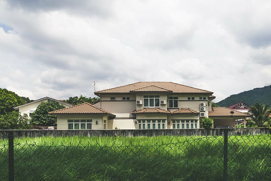 architecture, building, clouds, fence, grass, house, sky, outdoors HD wallpaper